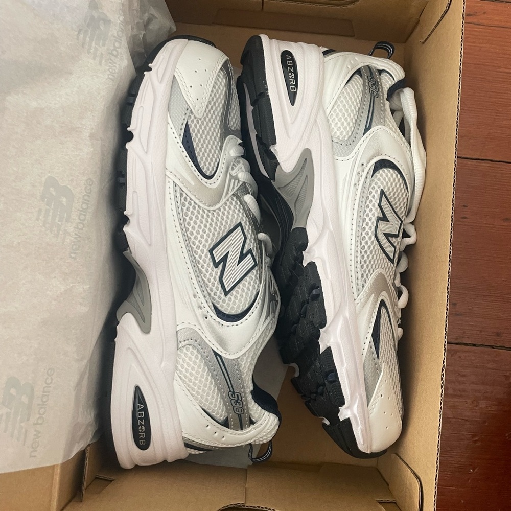 New Balance 530 White and Blue Running Shoes - Picture 2 of 6